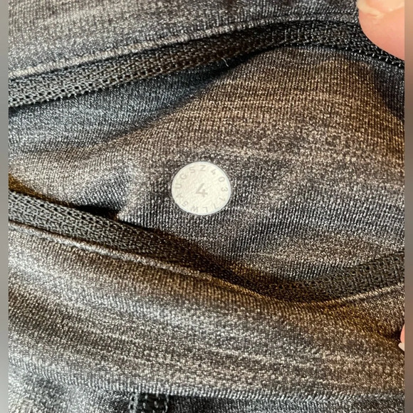 Lululemon Speed Up Tight *Full-On Luxtreme Brushed 28"Heathered Black Size 4 - Picture 11 of 14